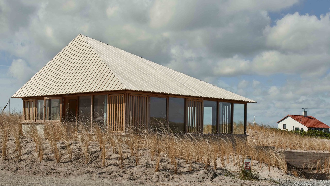 Duurzaam houten huis in de duinen, WBSO, decoratief.